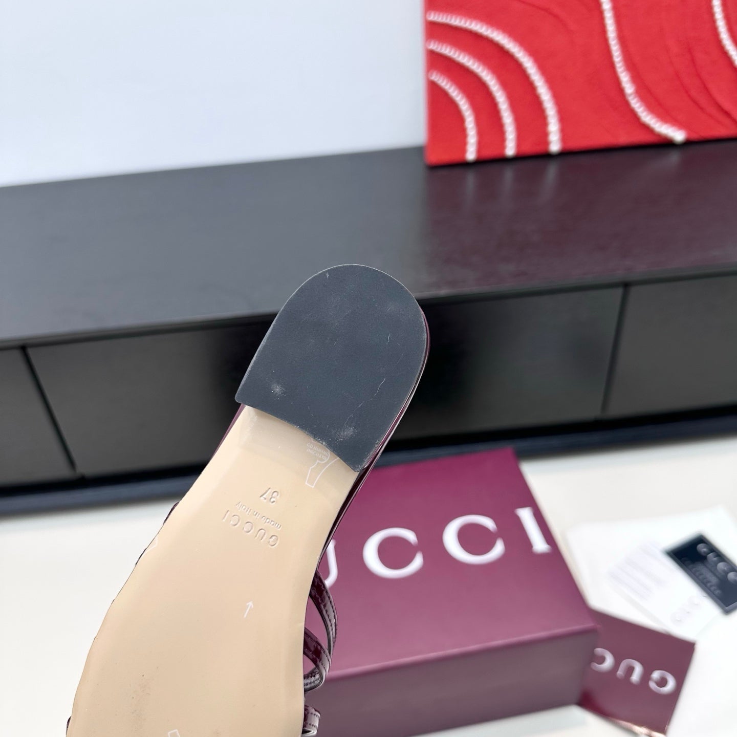 GUCCI 26S FLAT SLIDES IN DARK RED CALFSKIN WITH CRYSTAL