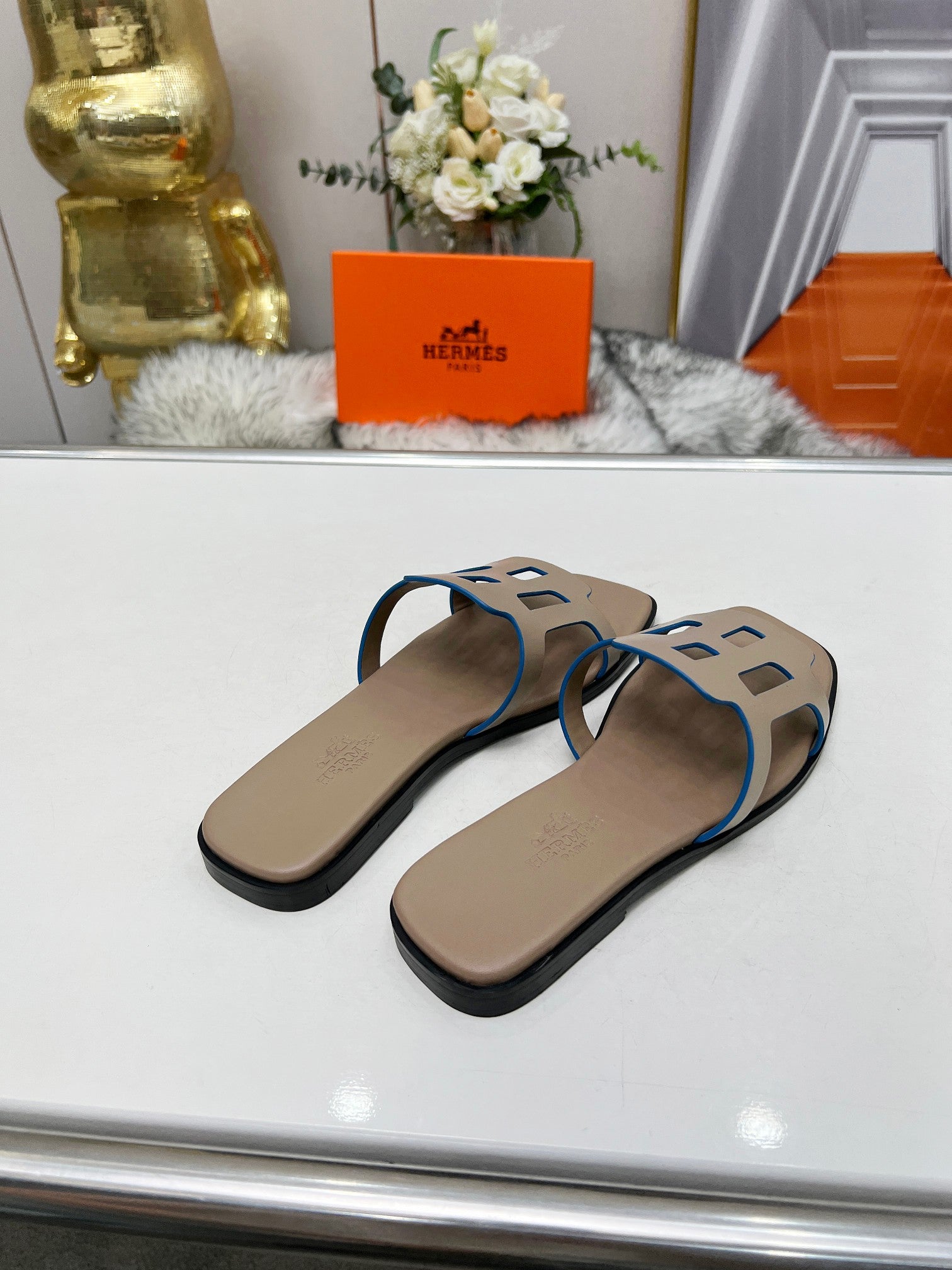 HERMES FLATFORM SANDAL LIGHT GRAY CALFSKIN