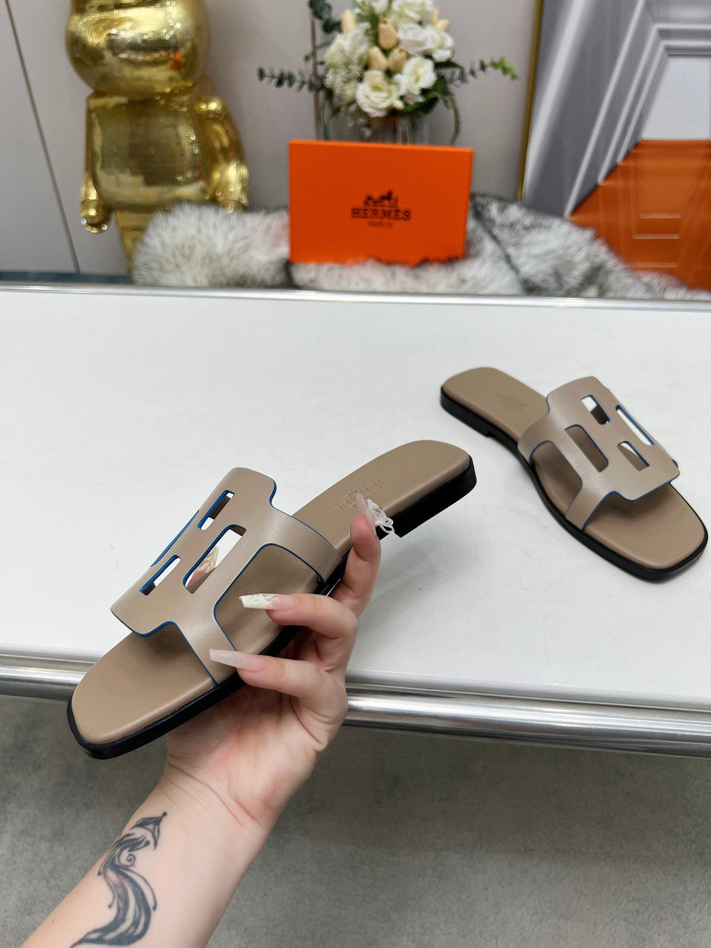 HERMES FLATFORM SANDAL LIGHT GRAY CALFSKIN