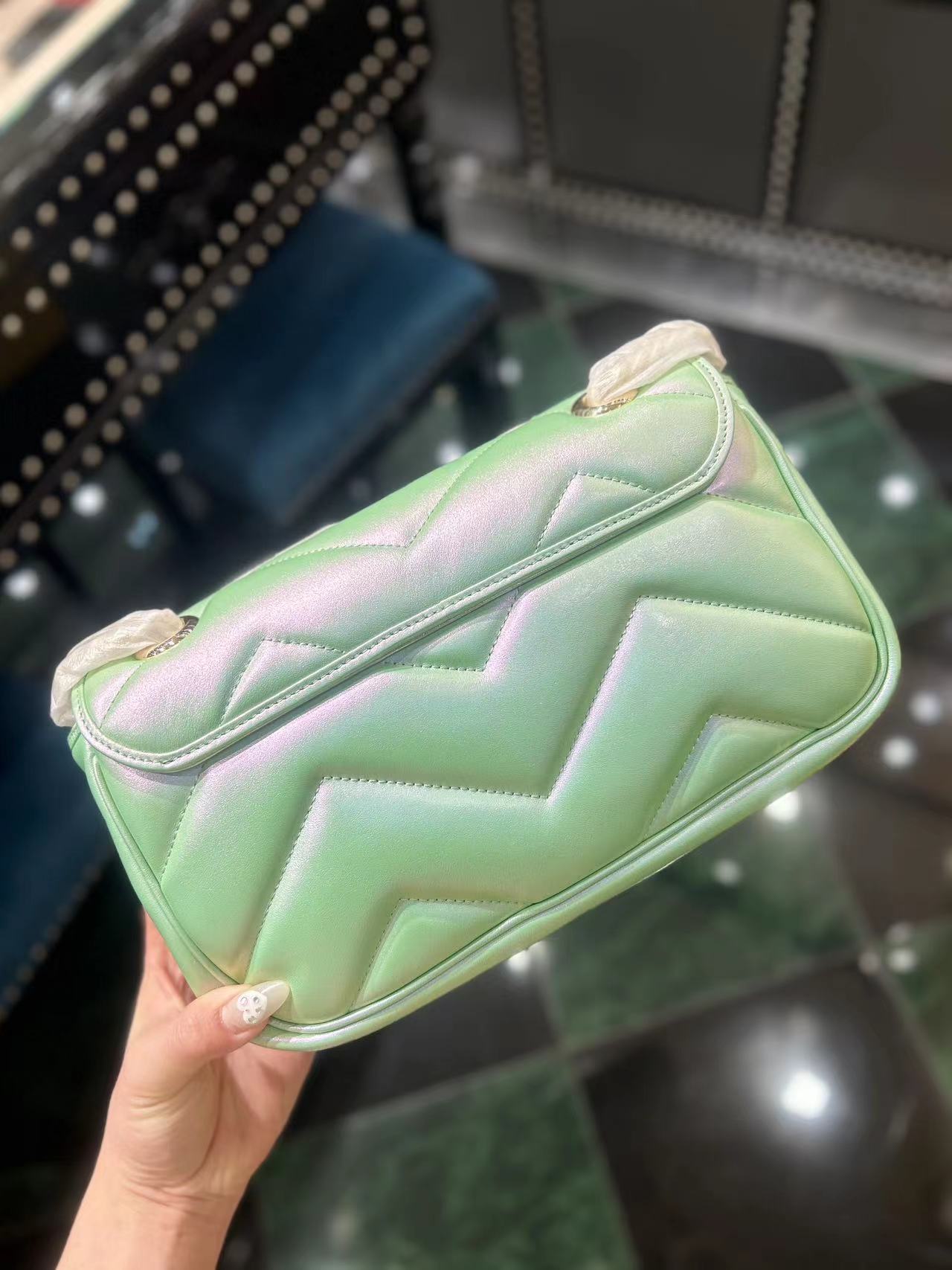 GUCCI MARMONT 26 MEDIUM SHOULDER BAG GREEN IRIDESCENT CALFSKIN
