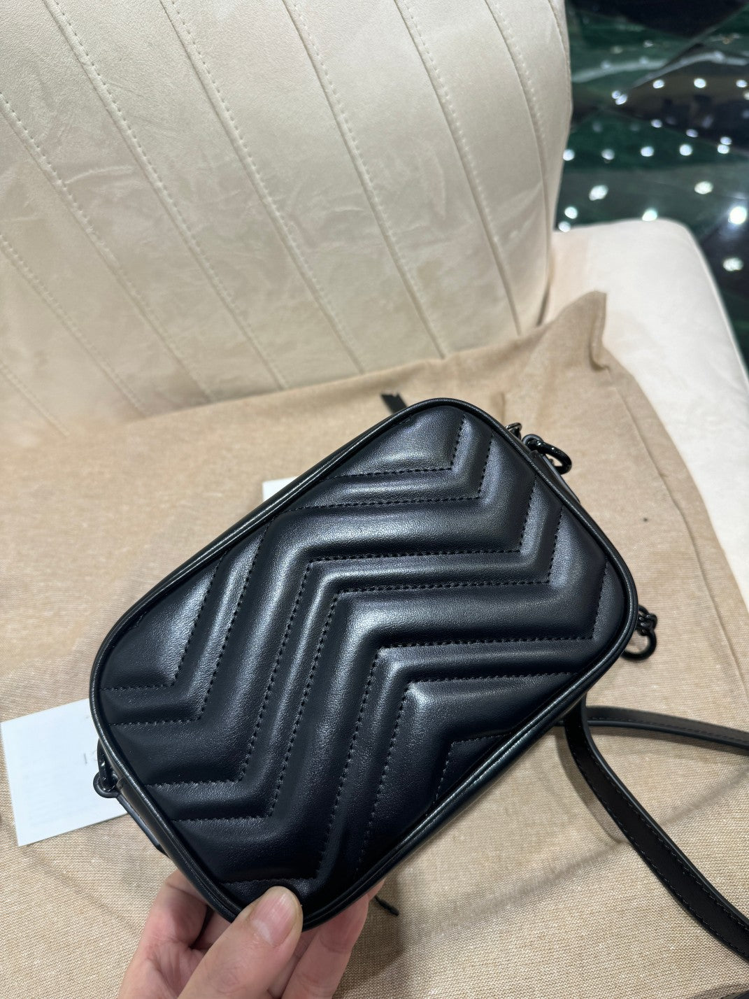 GUCCI MINI 18 MARMONT MATELASSÉ SHOULDER BAG BLACK CALFSKIN