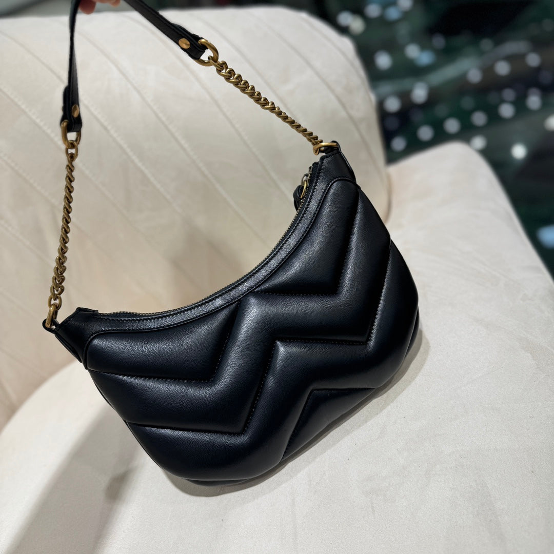 GUCCI SMALL 26 MARMONT BAG IN BLACK CALFSKIN