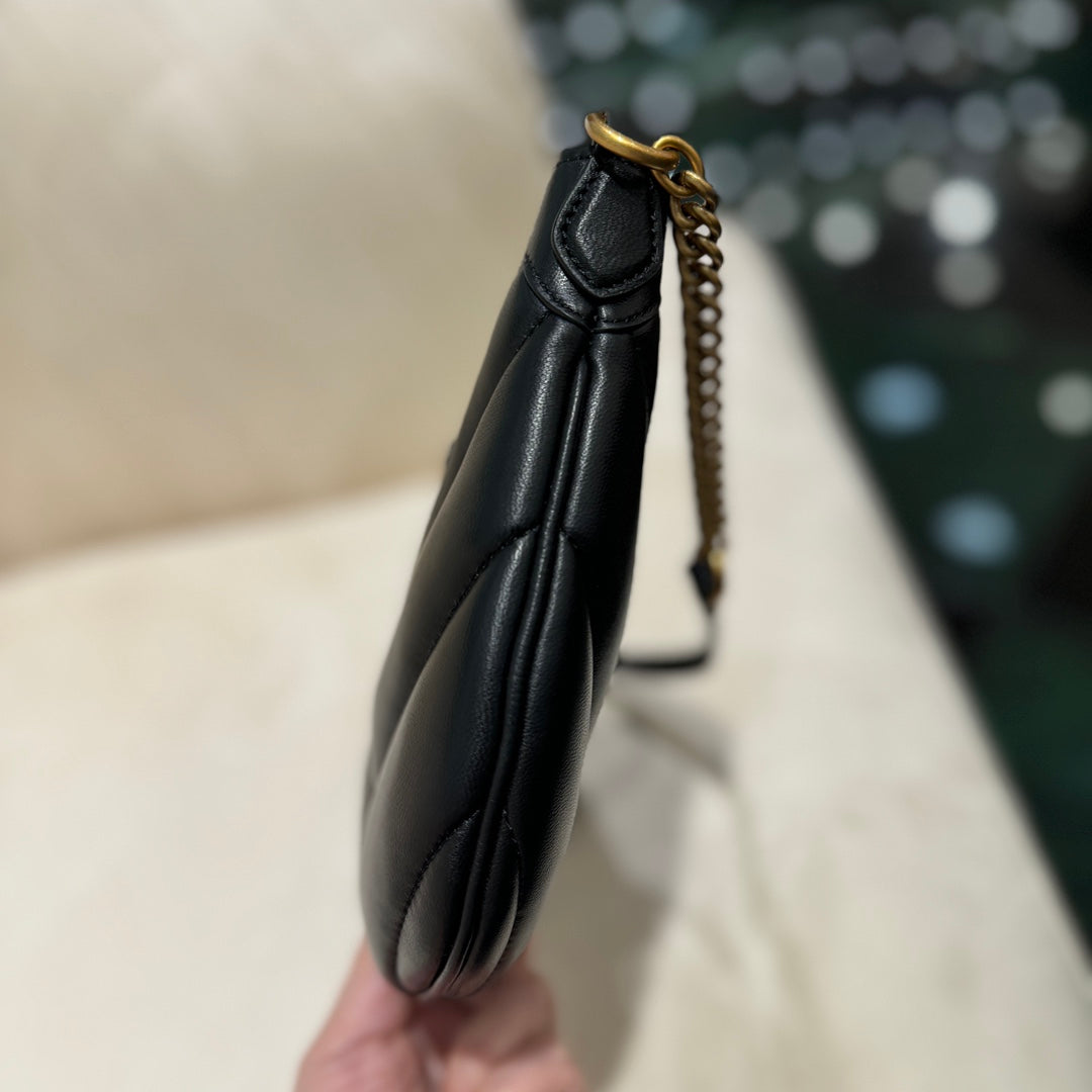 GUCCI SMALL 26 MARMONT BAG IN BLACK CALFSKIN