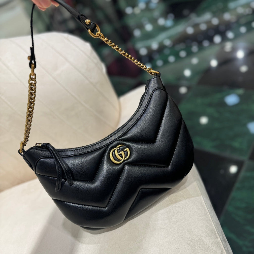 GUCCI SMALL 26 MARMONT BAG IN BLACK CALFSKIN