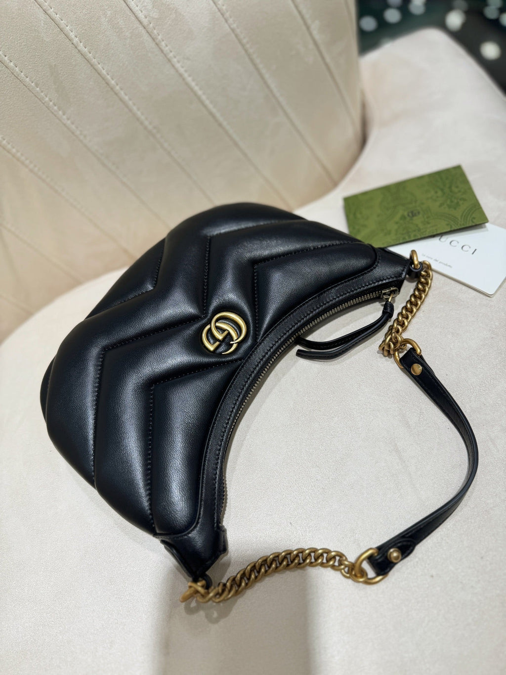 GUCCI SMALL 26 MARMONT BAG IN BLACK CALFSKIN