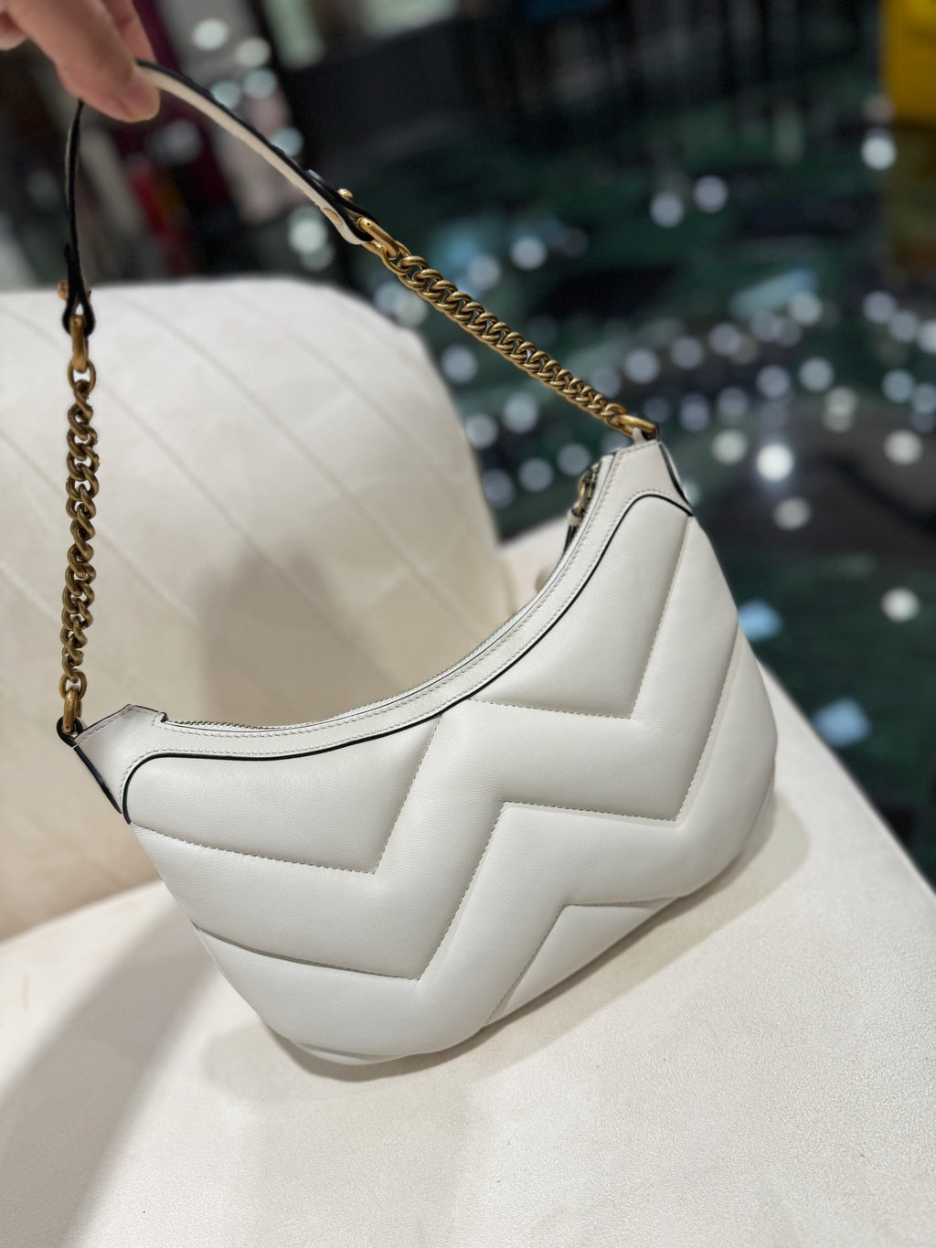 GUCCI SMALL 26 MARMONT BAG IN WHITE CALFSKIN