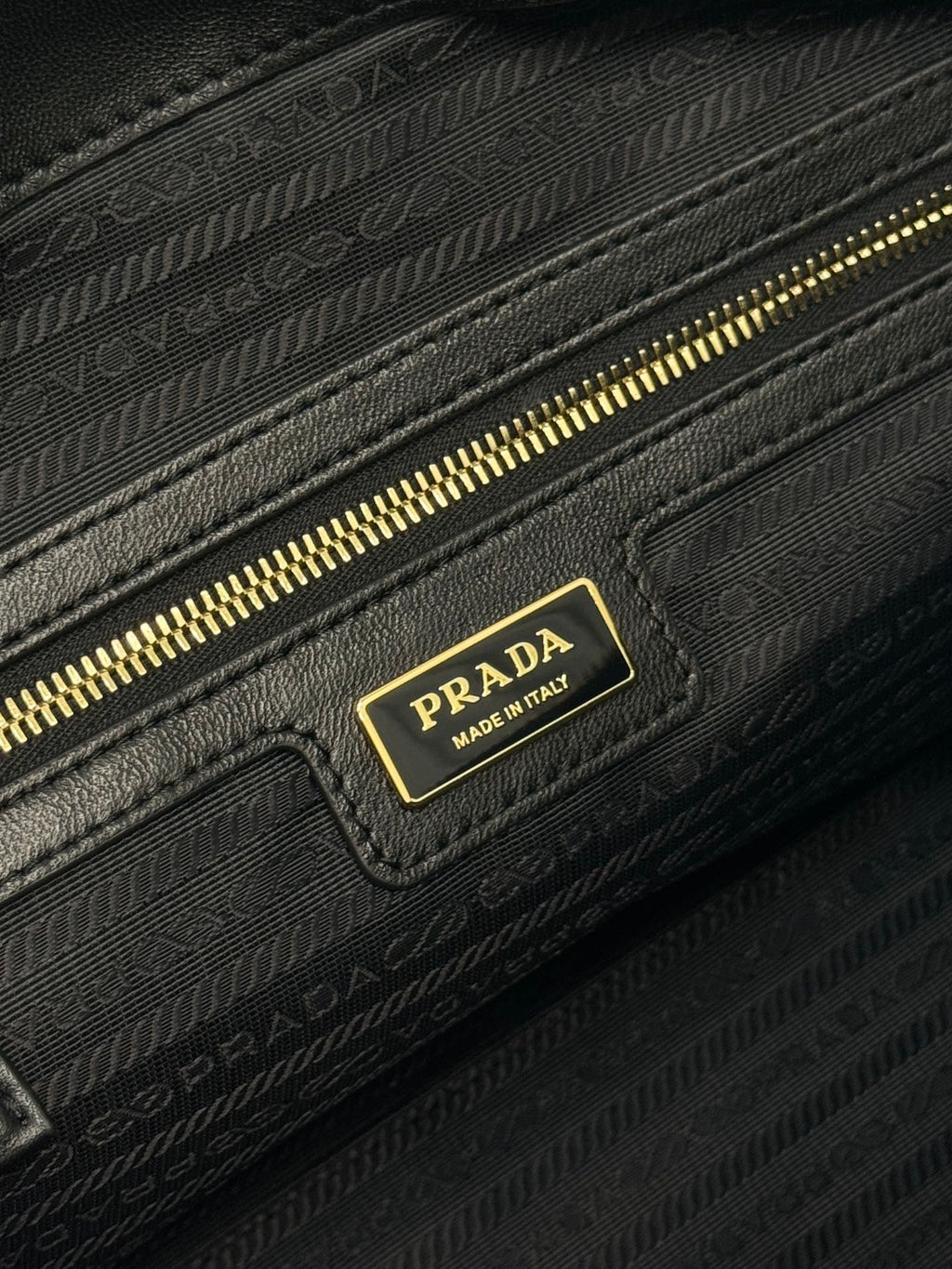 PRADA LARGE TOP HANDLE BAG 35 IN BLACK NYLON AND CALFSKIN TRIM