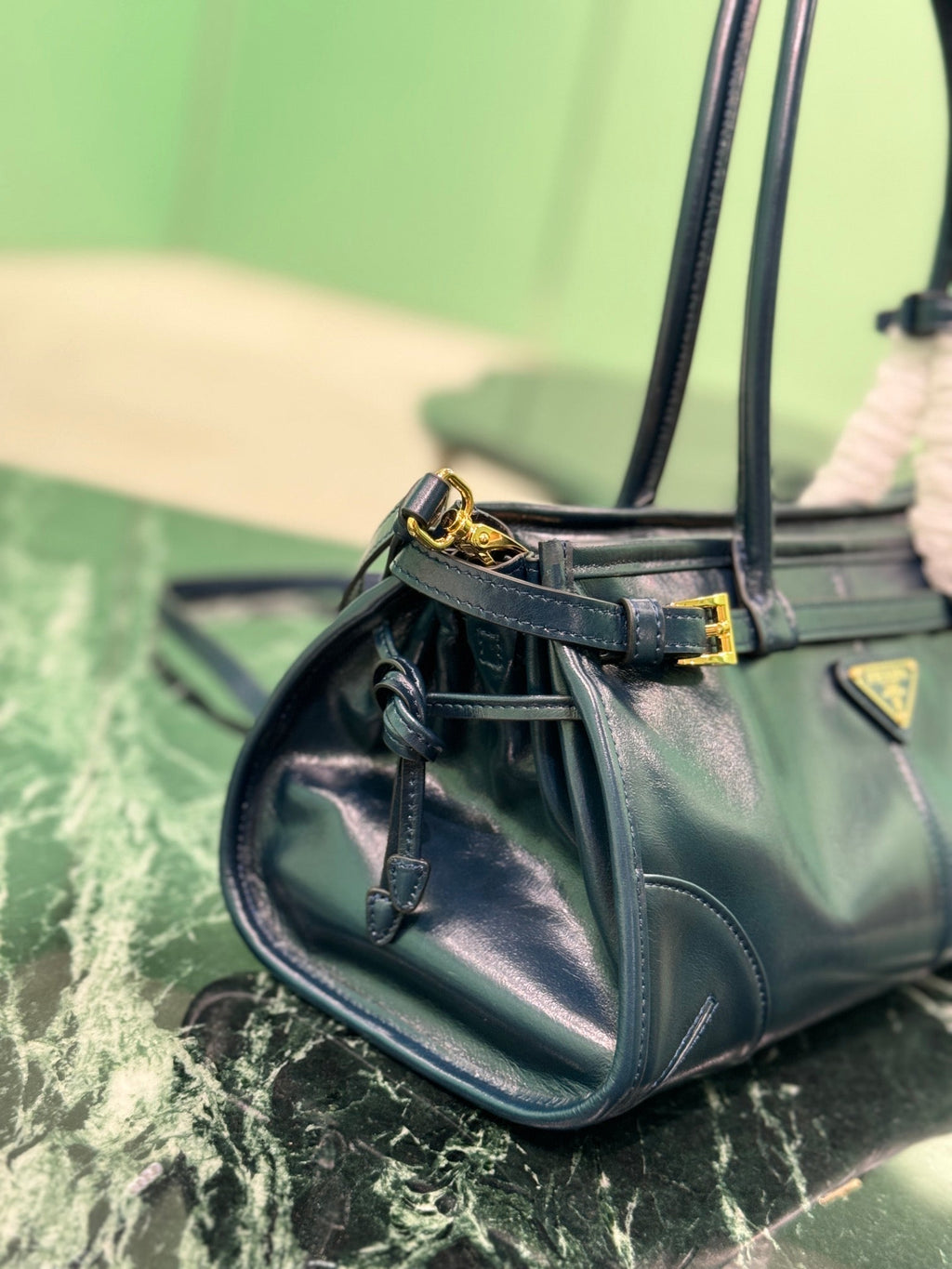 PRADA HANDBAG 32 IN BLACK SOFT SMOOTH LAMBSKIN