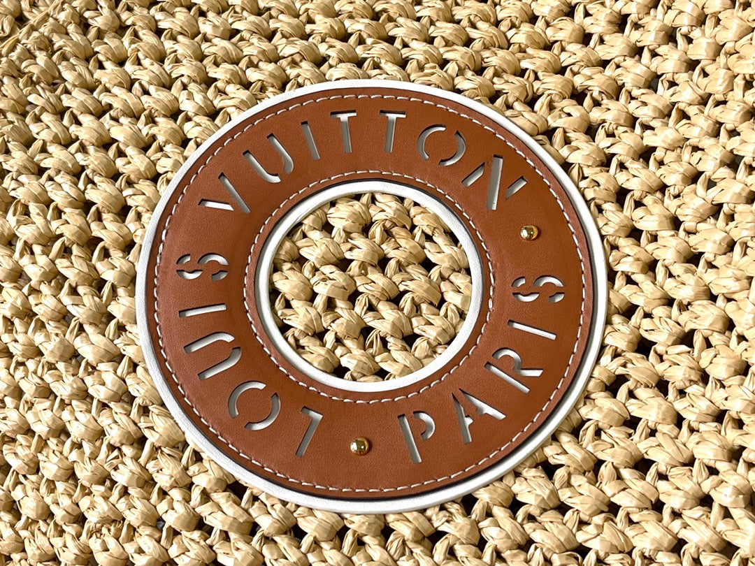 LOUIS VUITTON ONTHEGO MM 37 IN BEIGE WOVEN RAFFIA WITH LEATHER DETAILING