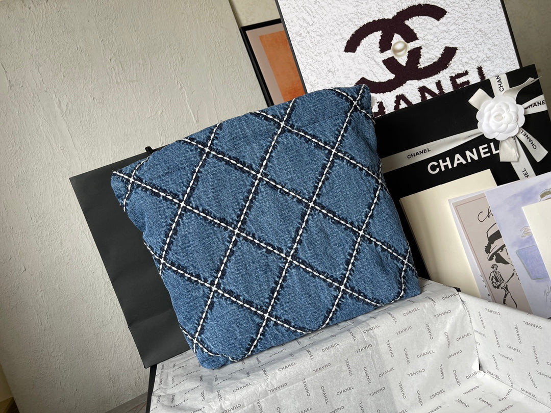 CHANEL MEDIUM 37 CROSSBODY BAG IN BLUE DENIM WITH CHAIN