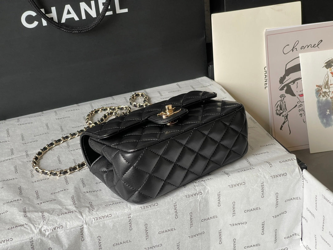 CHANEL MINI 18 FLAP BAG IN BLACK LAMBSKIN