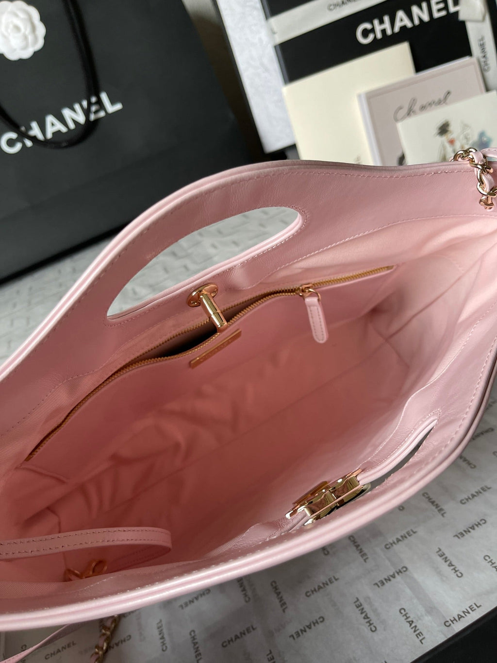 CHANEL MEDIUM 36 SHOPPING BAG IN LIGHT PINK CALFSKIN
