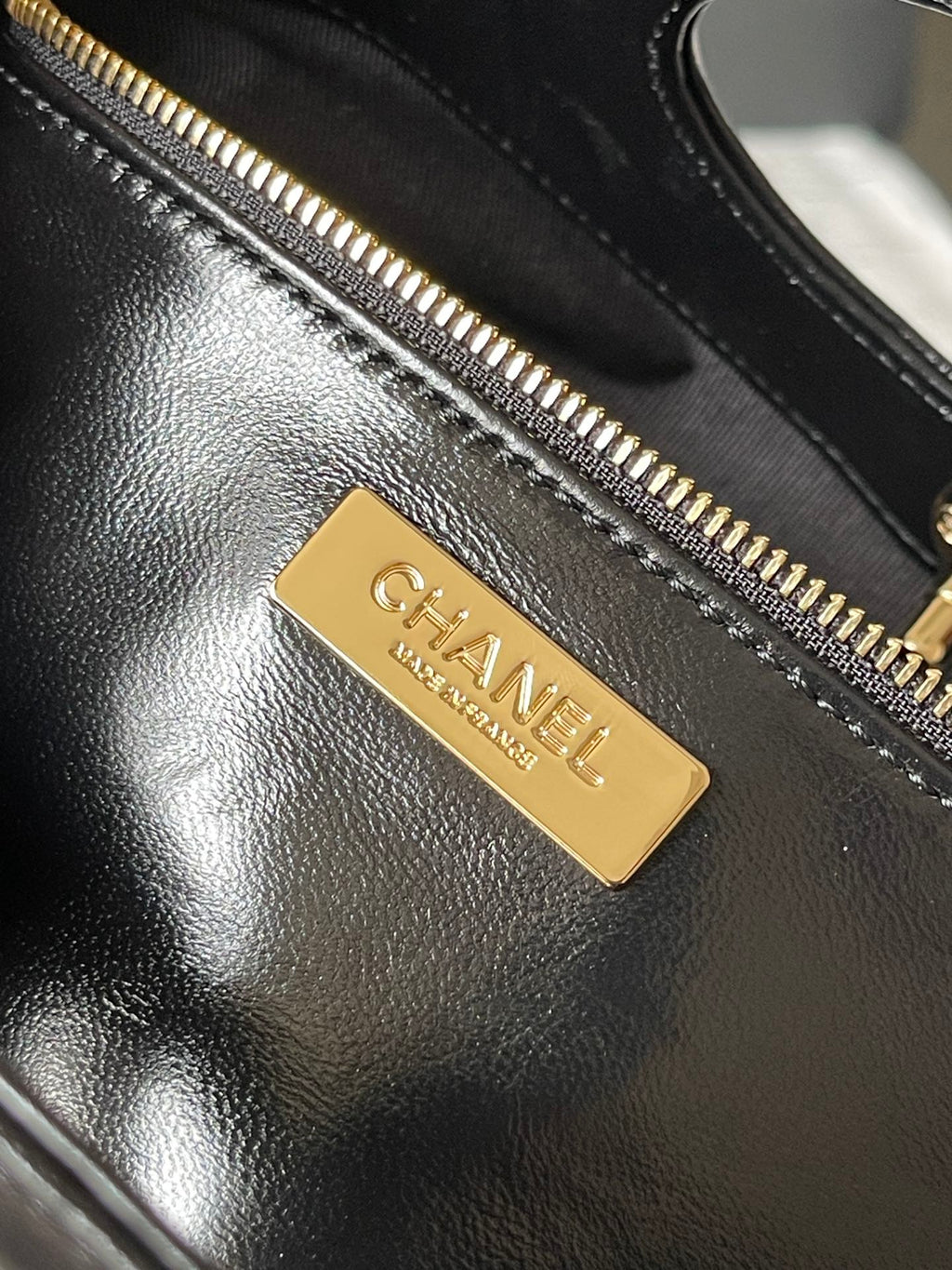CHANEL MEDIUM 36 SHOPPING BAG IN BLACK CALFSKIN