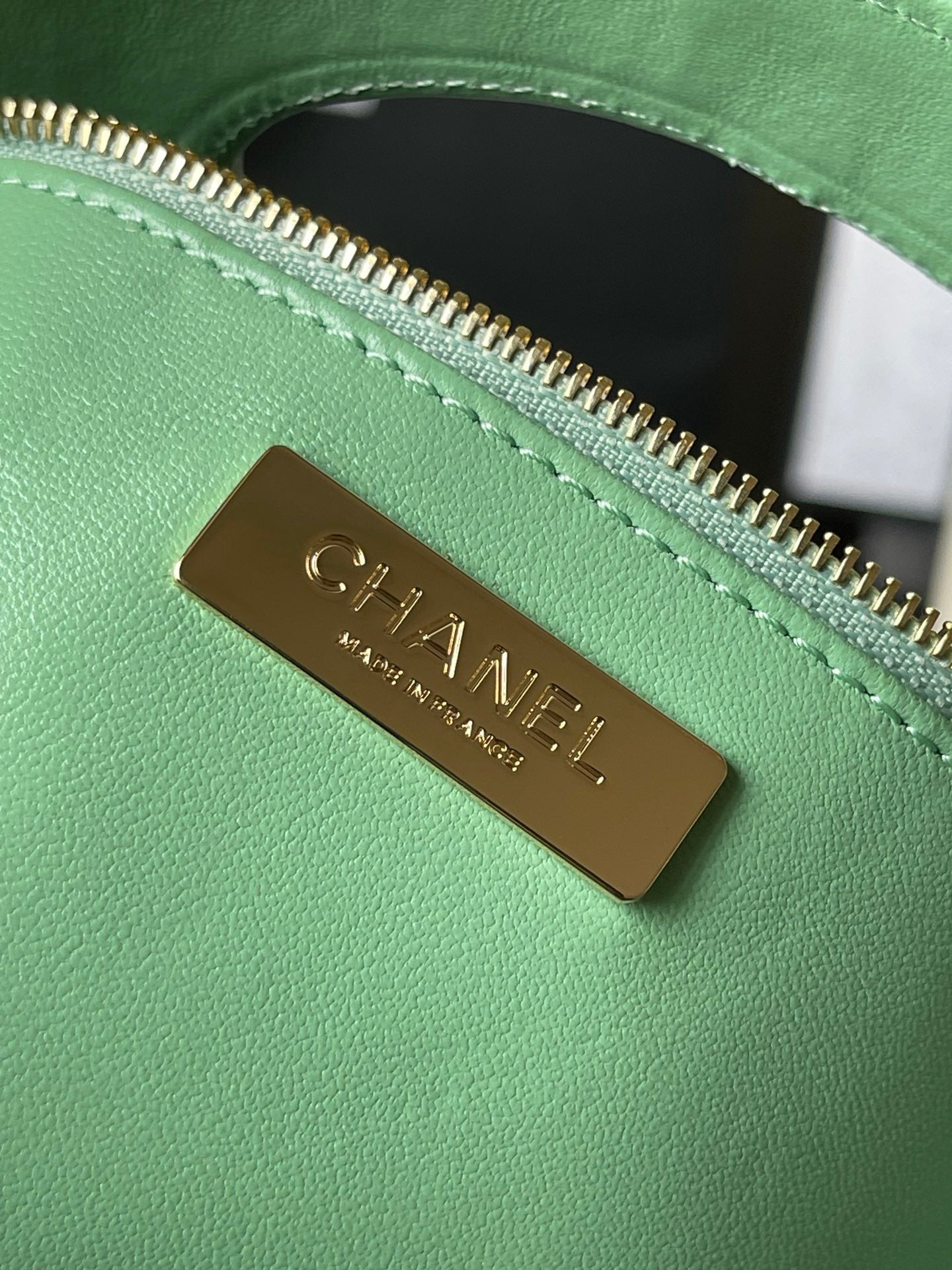 CHANEL MEDIUM 36 SHOPPING BAG IN GREEN MINT CALFSKIN