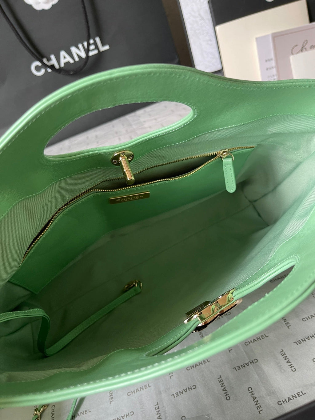 CHANEL MEDIUM 36 SHOPPING BAG IN GREEN MINT CALFSKIN