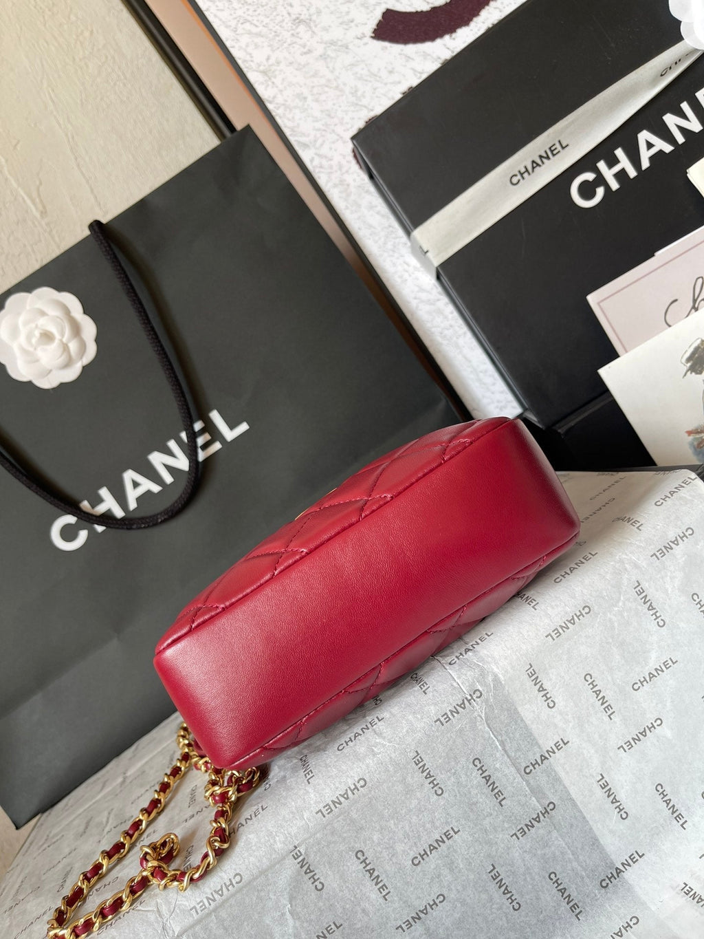 CHANEL CAMERA BAG 18 IN RED QUILTED LAMBSKIN DOUBLE C GOLD COIN