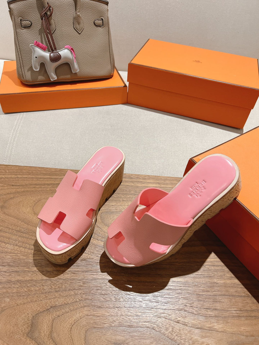HERMES 25S HIGH WEDGE SANDALS IN PINK LAMBSKIN STYLE 31