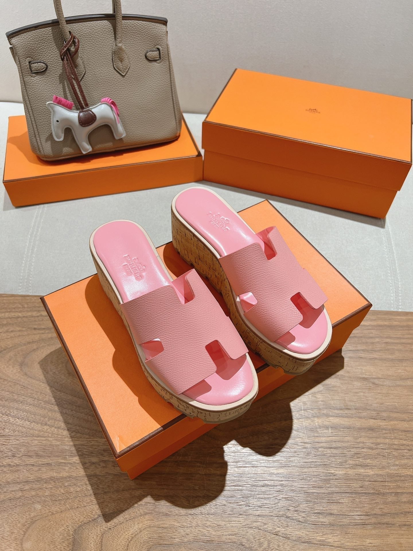 HERMES 25S HIGH WEDGE SANDALS IN PINK LAMBSKIN STYLE 31
