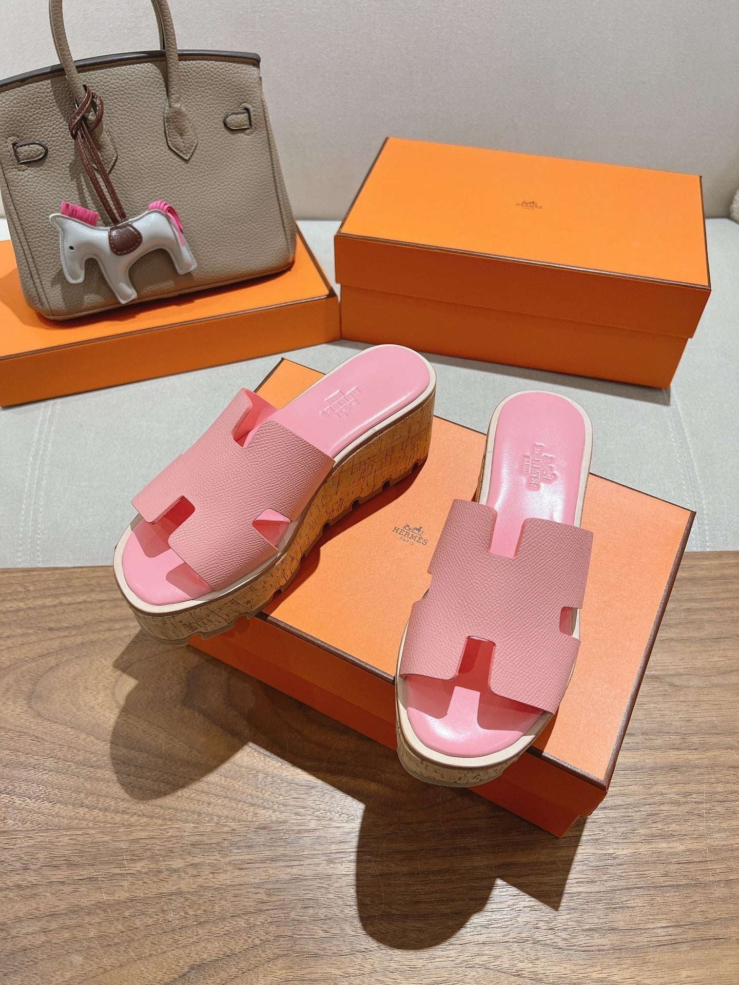 HERMES 25S HIGH WEDGE SANDALS IN PINK LAMBSKIN STYLE 31