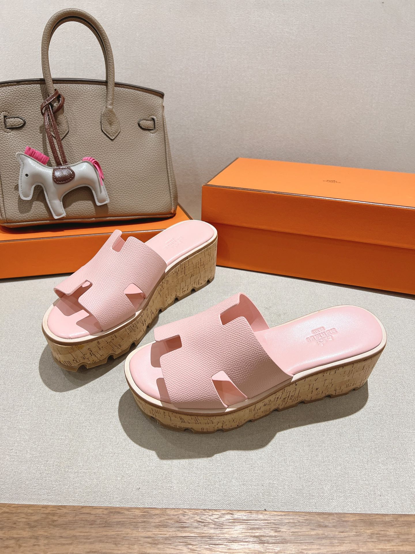 HERMES 25S HIGH WEDGE SANDALS IN PASTEL PINK LAMBSKIN STYLE 29