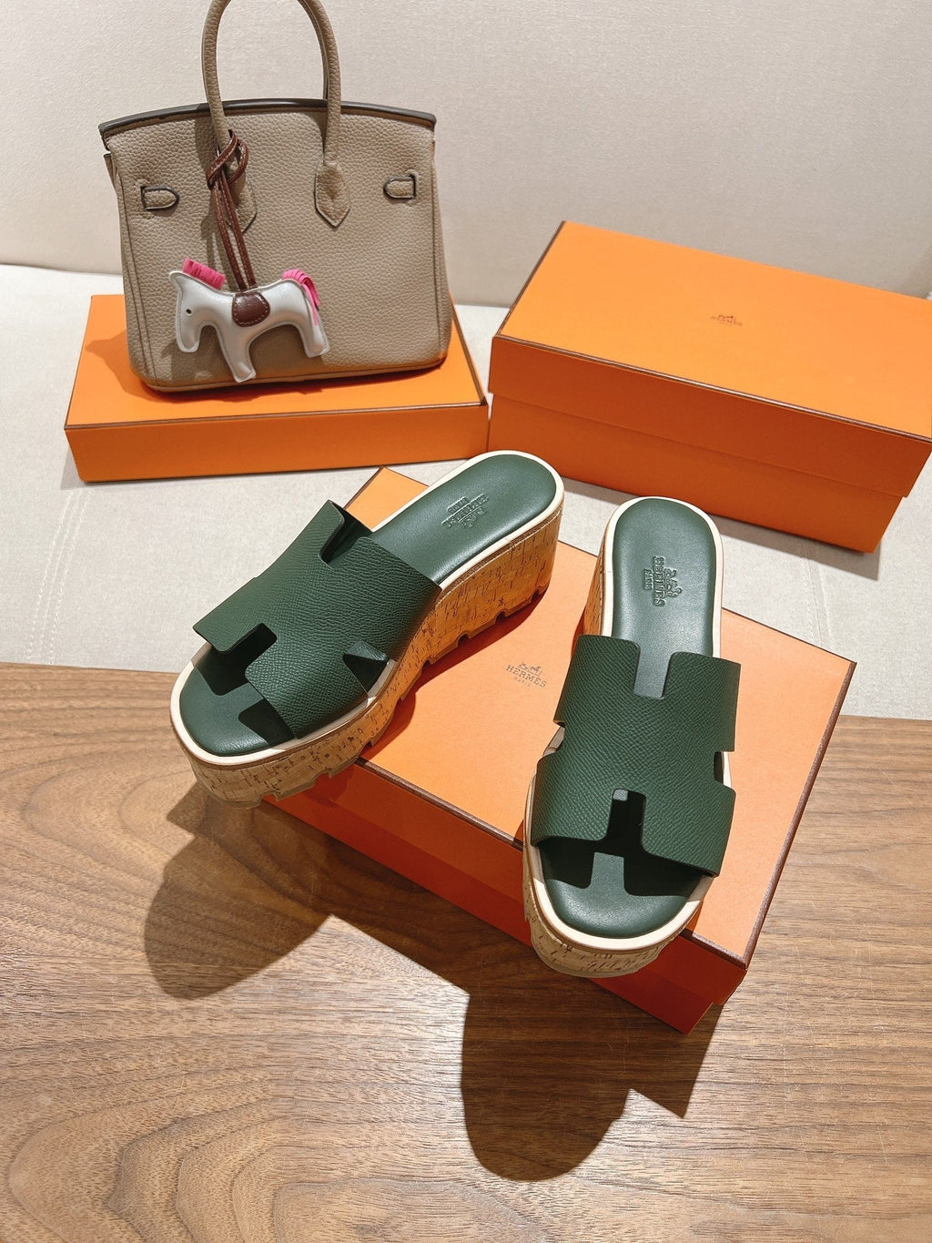 HERMES 25S HIGH WEDGE SANDALS IN DARK MOSS GREEN LAMBSKIN STYLE 32