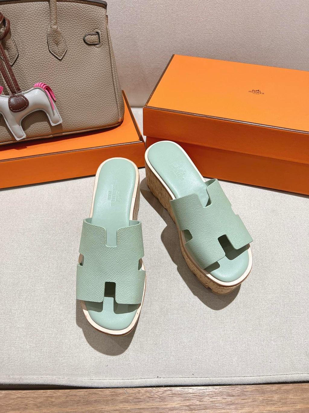 HERMES 25S HIGH WEDGE SANDALS IN SOFT MINT GREEN LAMBSKIN STYLE 28