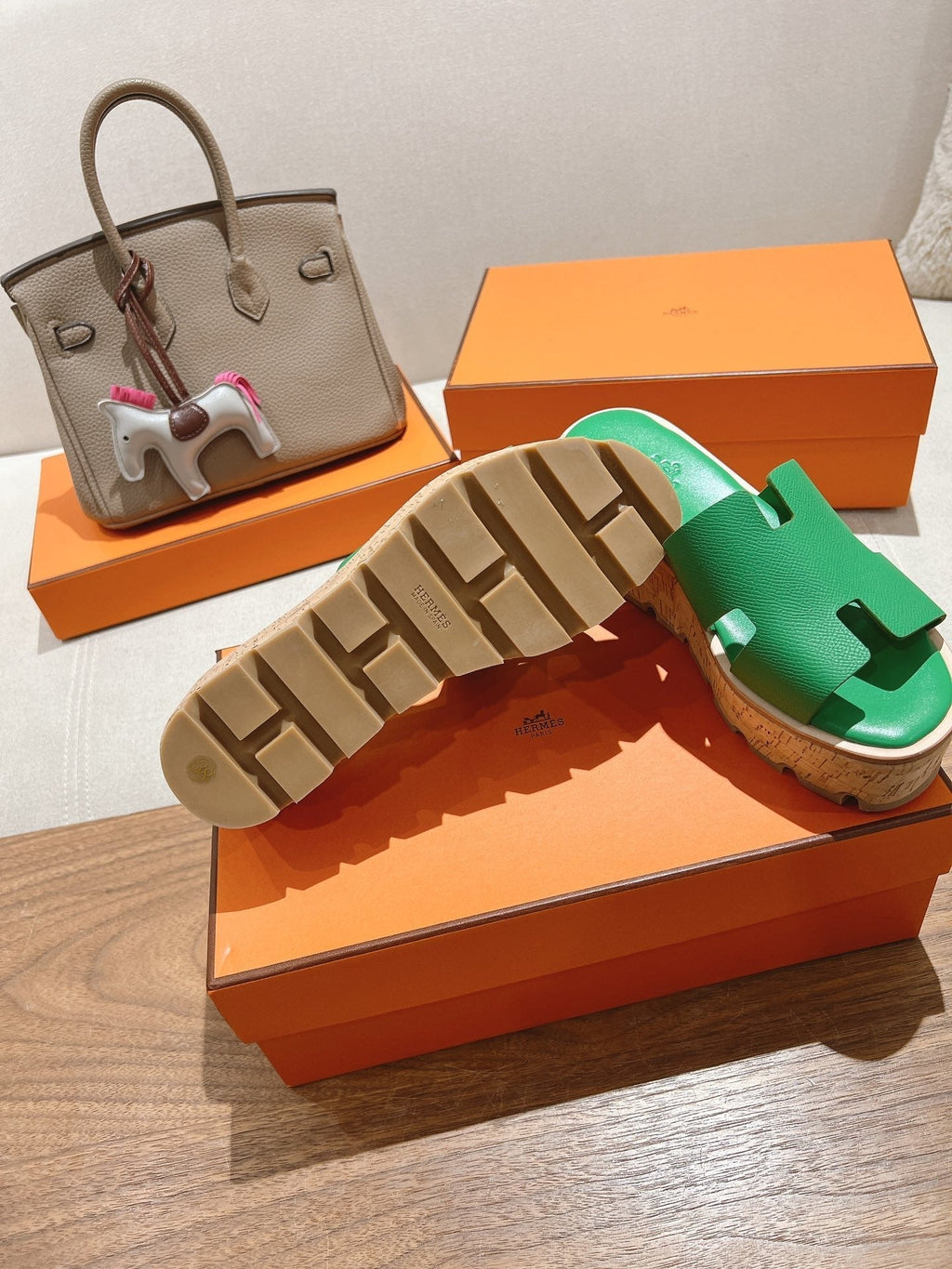 HERMES 25S HIGH WEDGE SANDALS IN GREEN LAMBSKIN STYLE 25