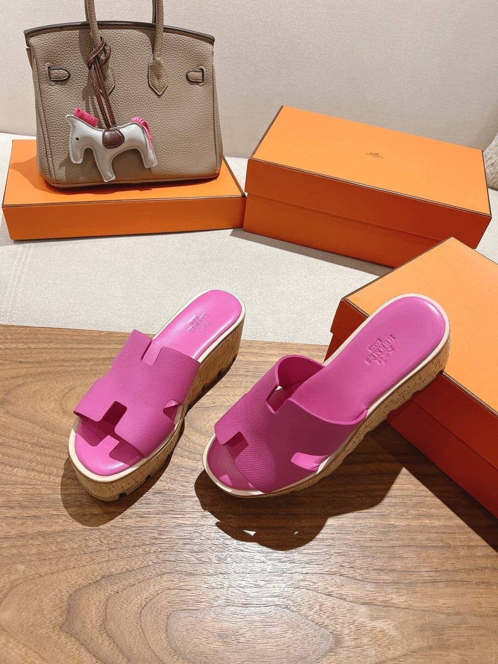 HERMES 25S HIGH WEDGE SANDALS IN PINK LAMBSKIN STYLE 24