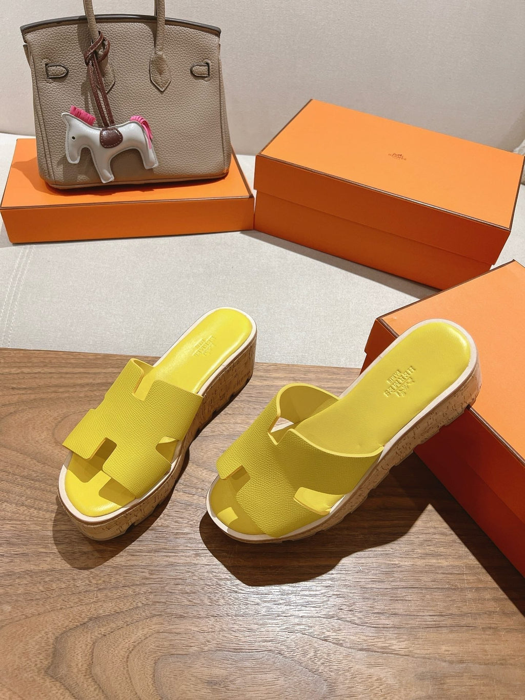 HERMES 25S HIGH WEDGE SANDALS IN YELLOW LAMBSKIN STYLE 26