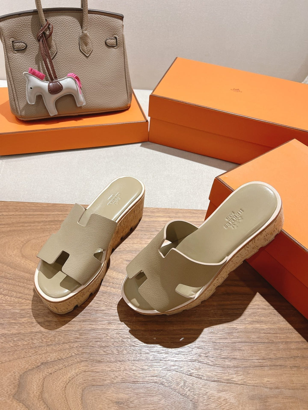 HERMES 25S HIGH WEDGE SANDALS IN WARM BEIGE LAMBSKIN STYLE 17