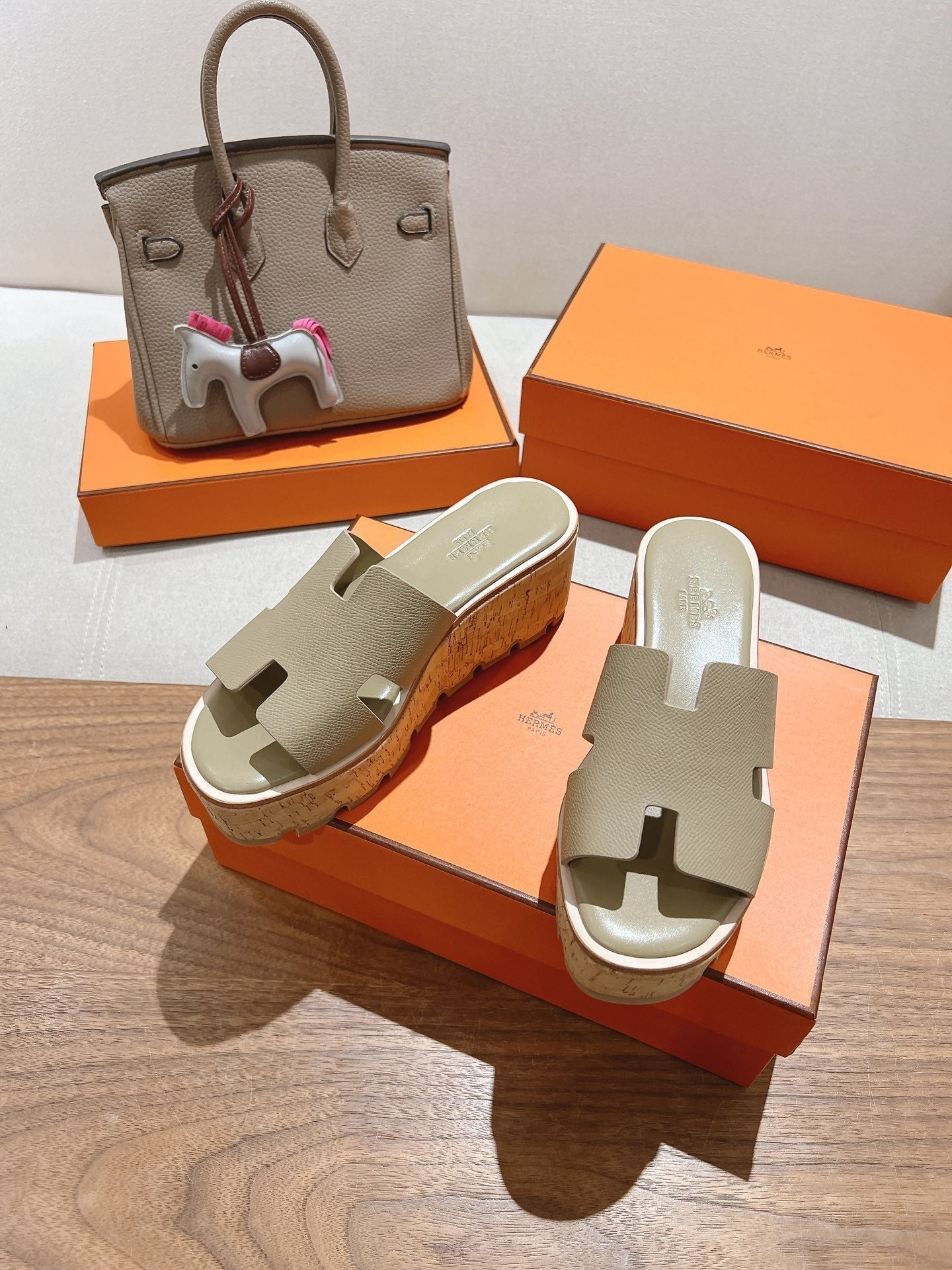 HERMES 25S HIGH WEDGE SANDALS IN WARM BEIGE LAMBSKIN STYLE 17
