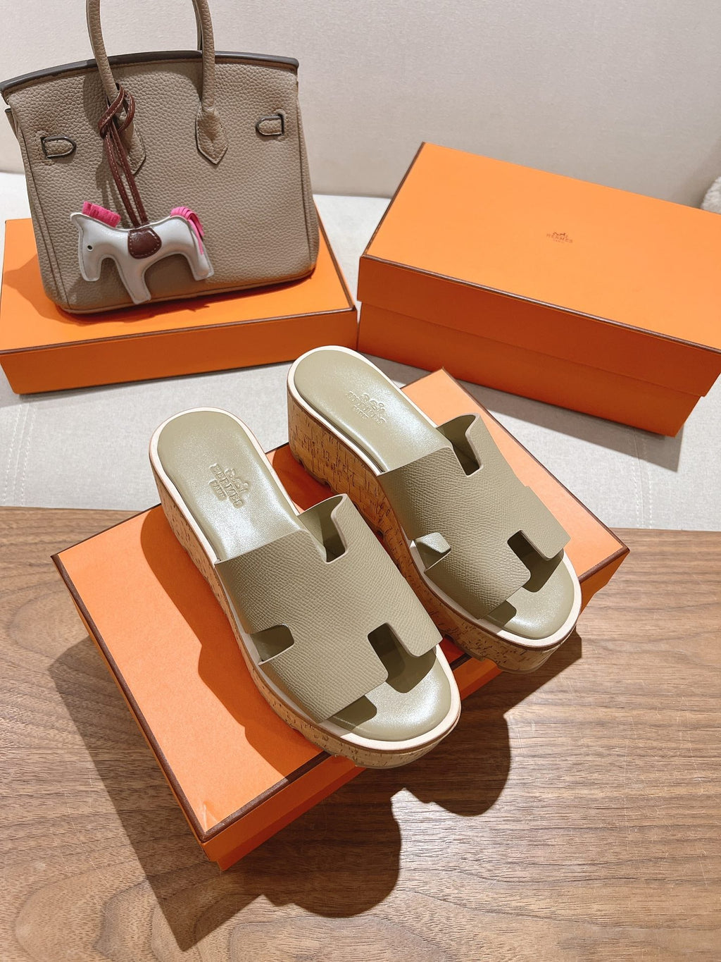 HERMES 25S HIGH WEDGE SANDALS IN WARM BEIGE LAMBSKIN STYLE 17