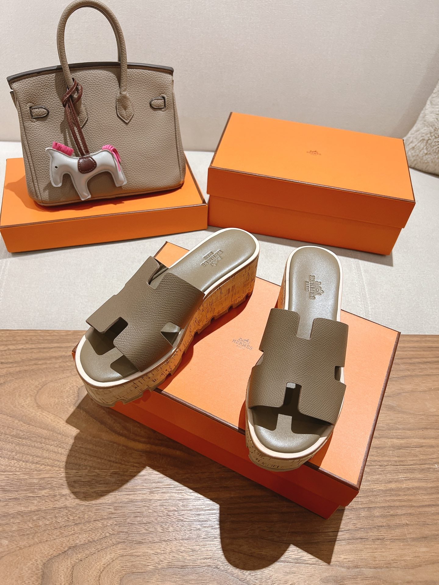 HERMES 25S HIGH WEDGE SANDALS IN MOCHA BROWN LAMBSKIN STYLE 15