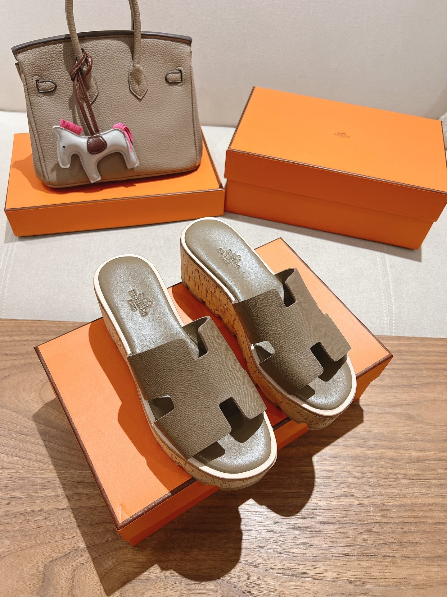 HERMES 25S HIGH WEDGE SANDALS IN MOCHA BROWN LAMBSKIN STYLE 15
