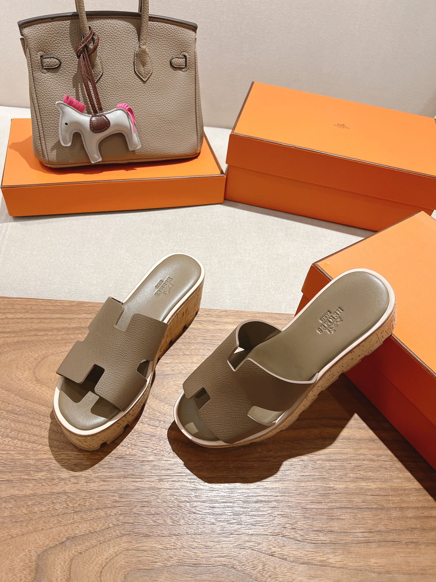 HERMES 25S HIGH WEDGE SANDALS IN MOCHA BROWN LAMBSKIN STYLE 15