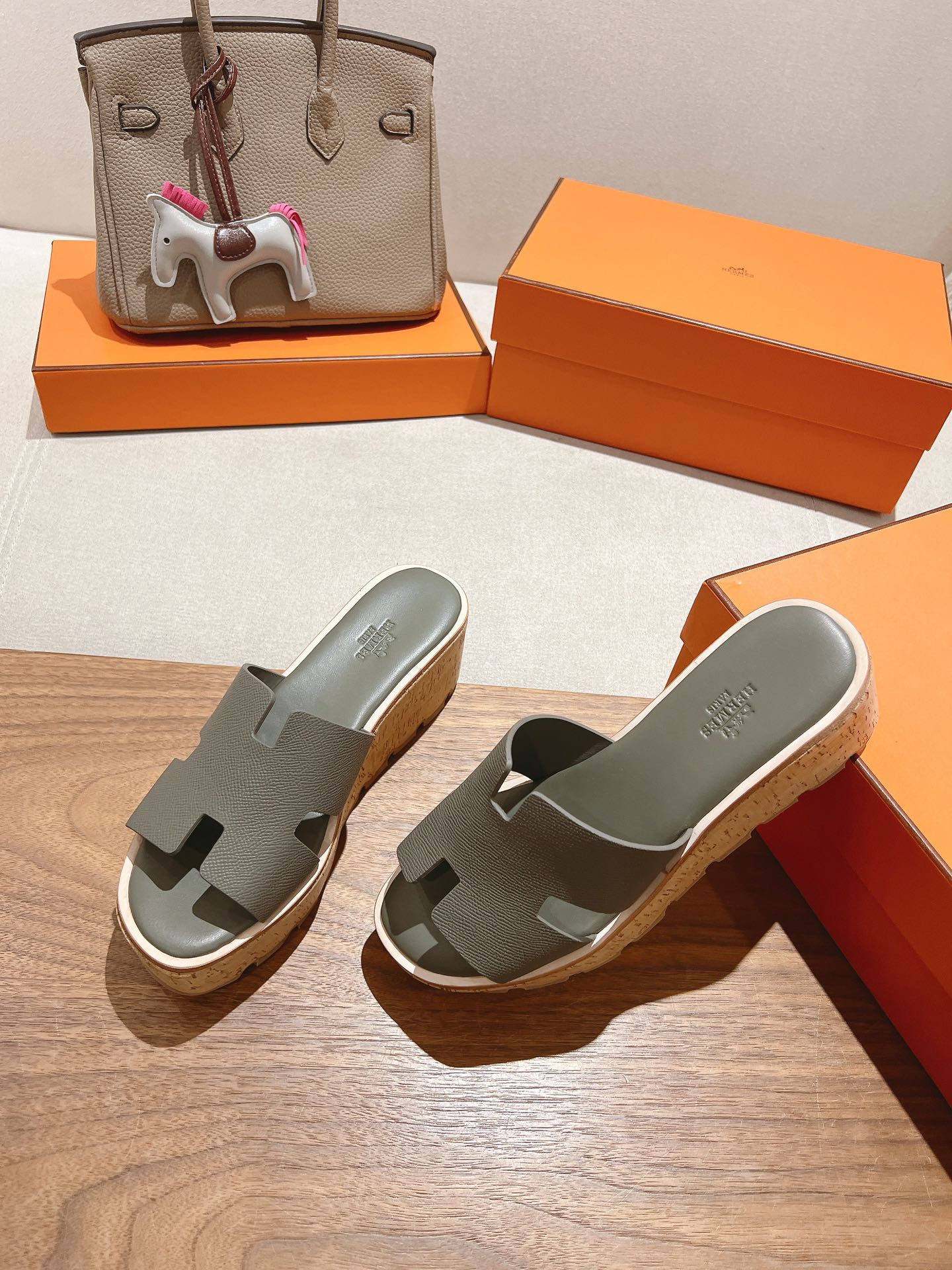 HERMES 25S HIGH WEDGE SANDALS IN DARK GREY LAMBSKIN STYLE 11