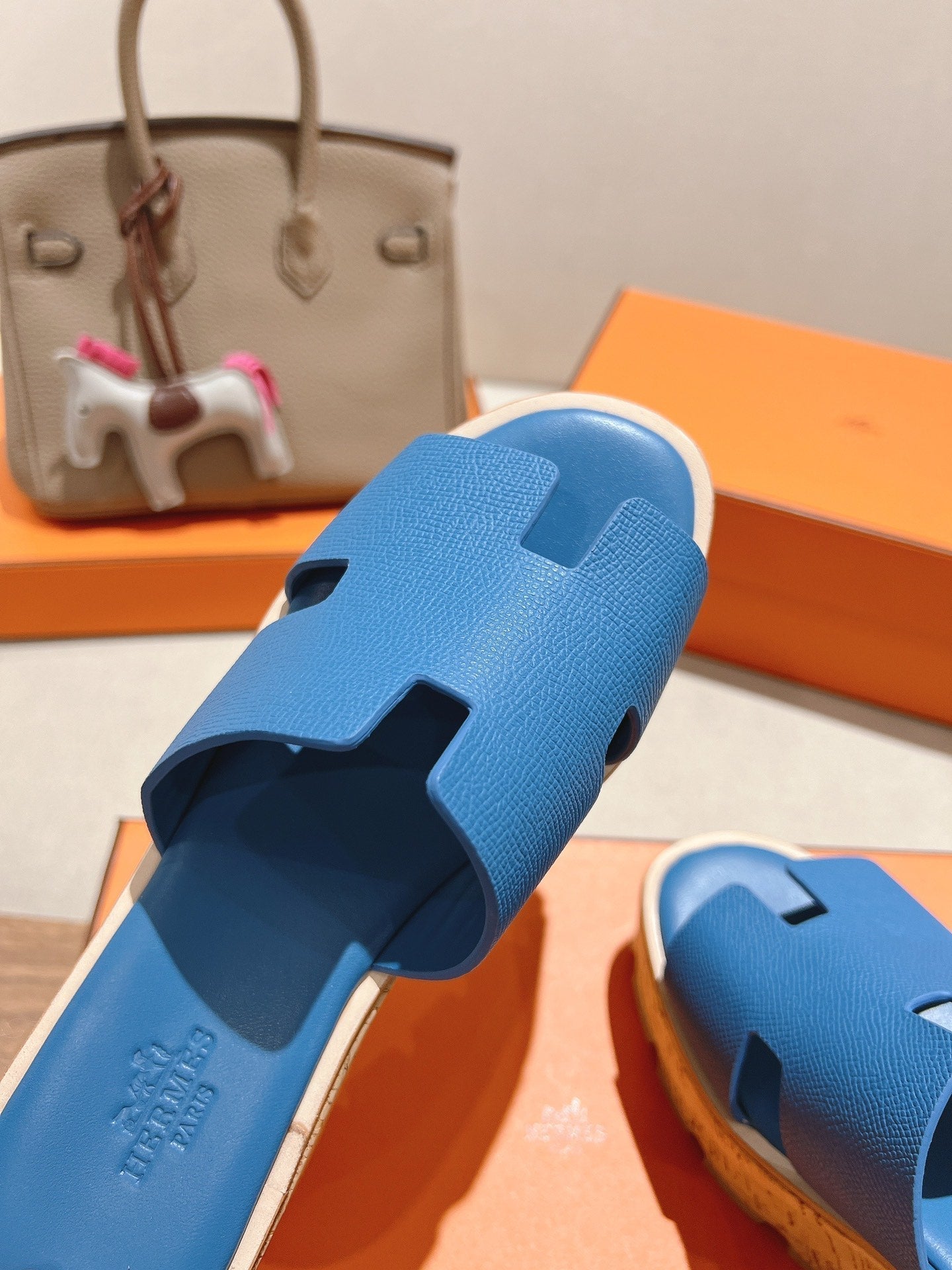 HERMES 25S HIGH WEDGE SANDALS IN BLUE LAMBSKIN STYLE 14