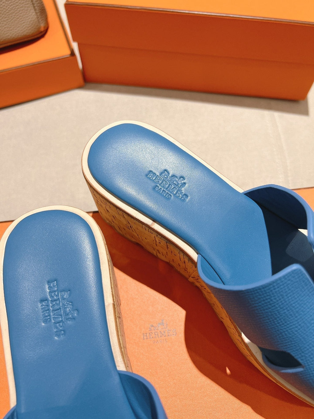 HERMES 25S HIGH WEDGE SANDALS IN BLUE LAMBSKIN STYLE 14