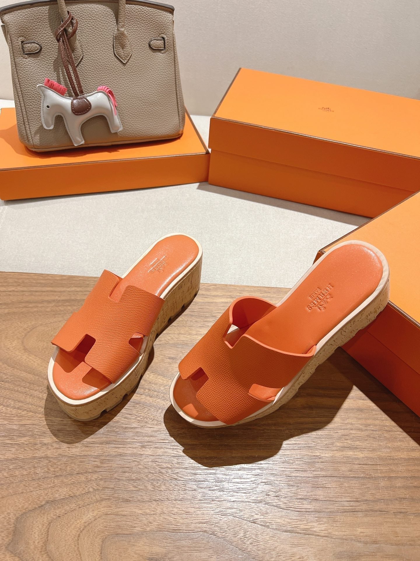HERMES 25S HIGH WEDGE SANDALS IN ORANGE LAMBSKIN STYLE 4