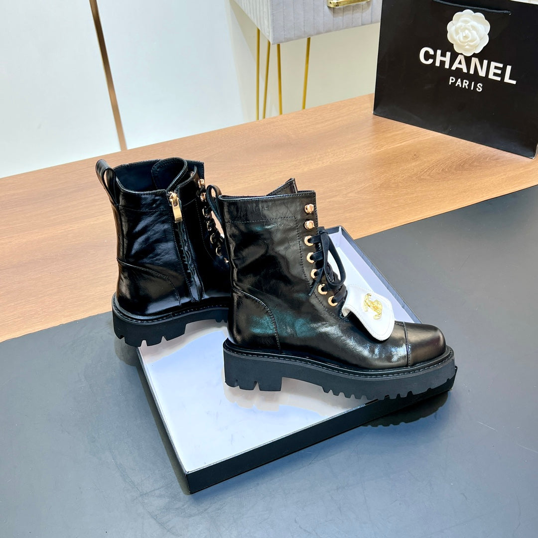CHANEL 25S HIGH ANKLE BOOTS WITH ZIPPER IN BLACK GLOSSY CALFSKIN GOLD HARDWARE