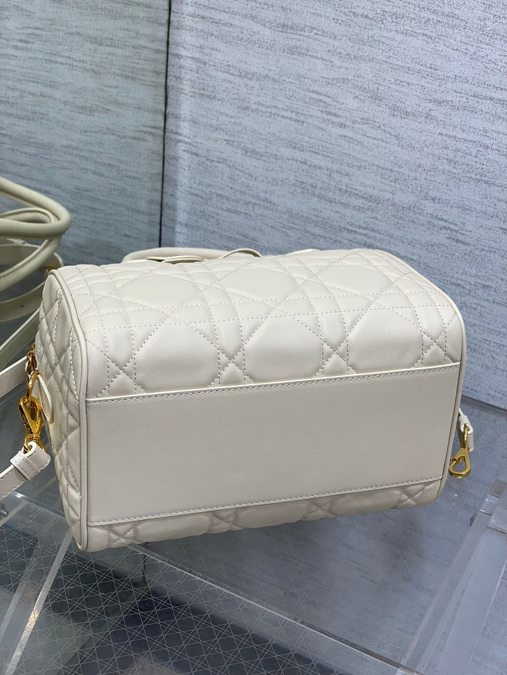 DIOR GROOVE 25 BAG IN WHITE CREAM LAMBSKIN