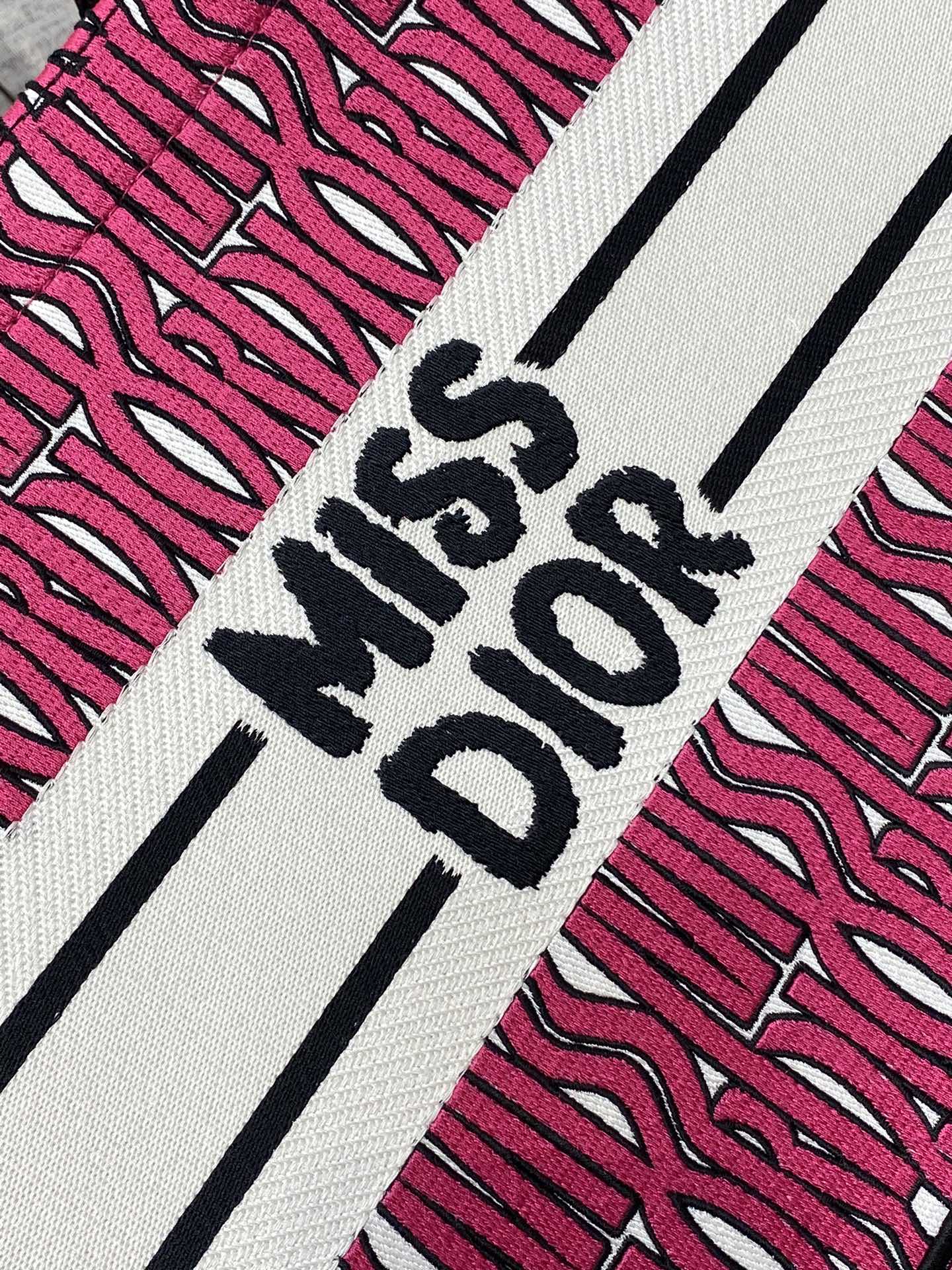 DIOR MISS TOTE 36 IN MAGENTA PURPLE CANVAS