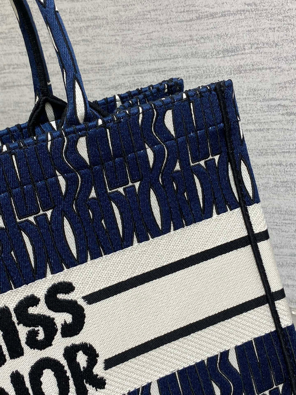 DIOR MISS MEDIUM TOTE 36 IN WHITE MIX DEEP COVE BLUE CANVAS