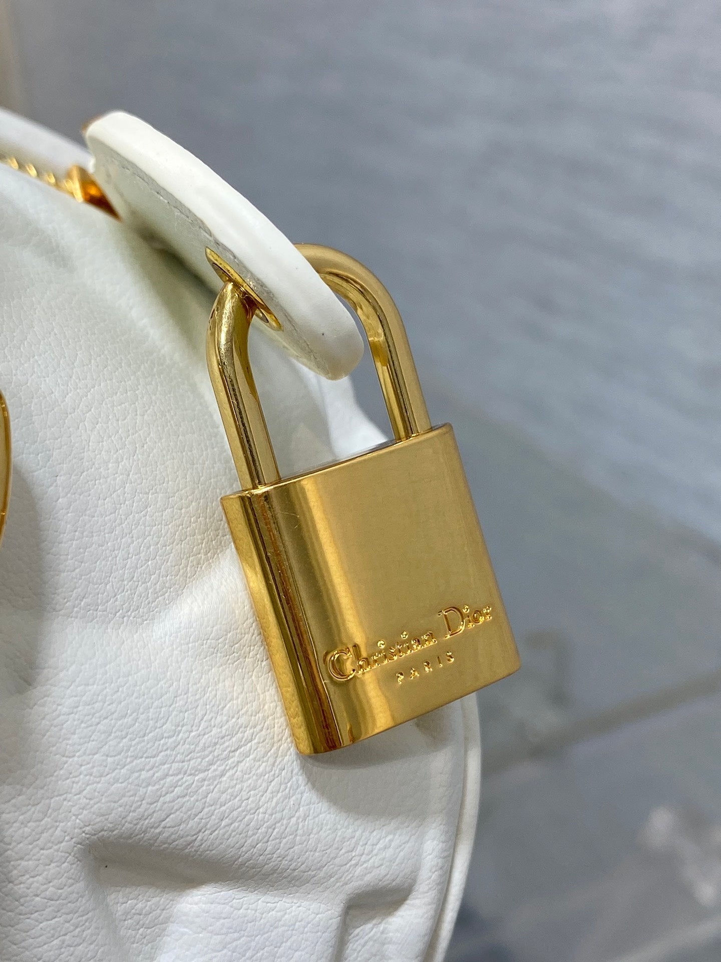 DIOR GROOVE 25 BAG IN WHITE MACROCANNAGE CALFSKIN WITH GOLD HARDWARE