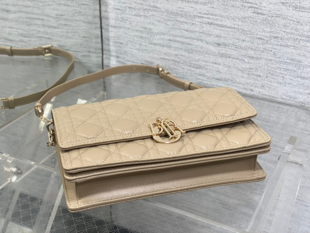 DIOR MINI BAG 24 IN CAMEL BEIGE PATENT CANNAGE CALFSKIN