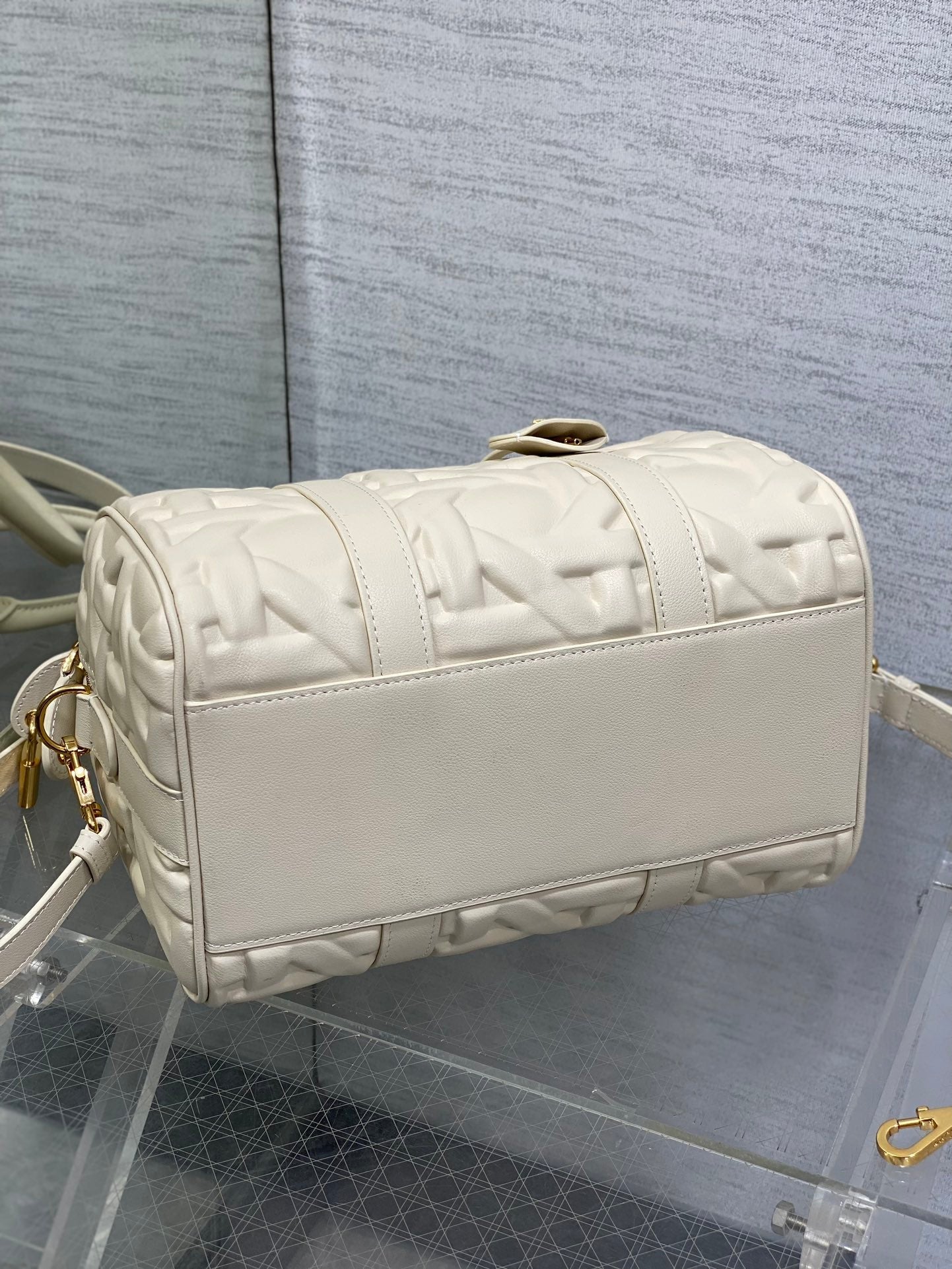 DIOR GROOVE 25 BAG IN WHITE CREAM MACROCANNAGE CALFSKIN WITH GOLD HARDWARE