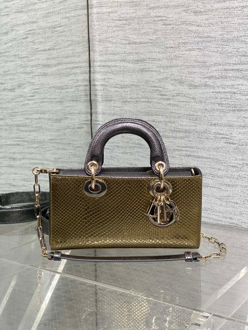 DIOR MEDIUM 22 LADY BAG IN GOLD METALLIC LAMBSKIN