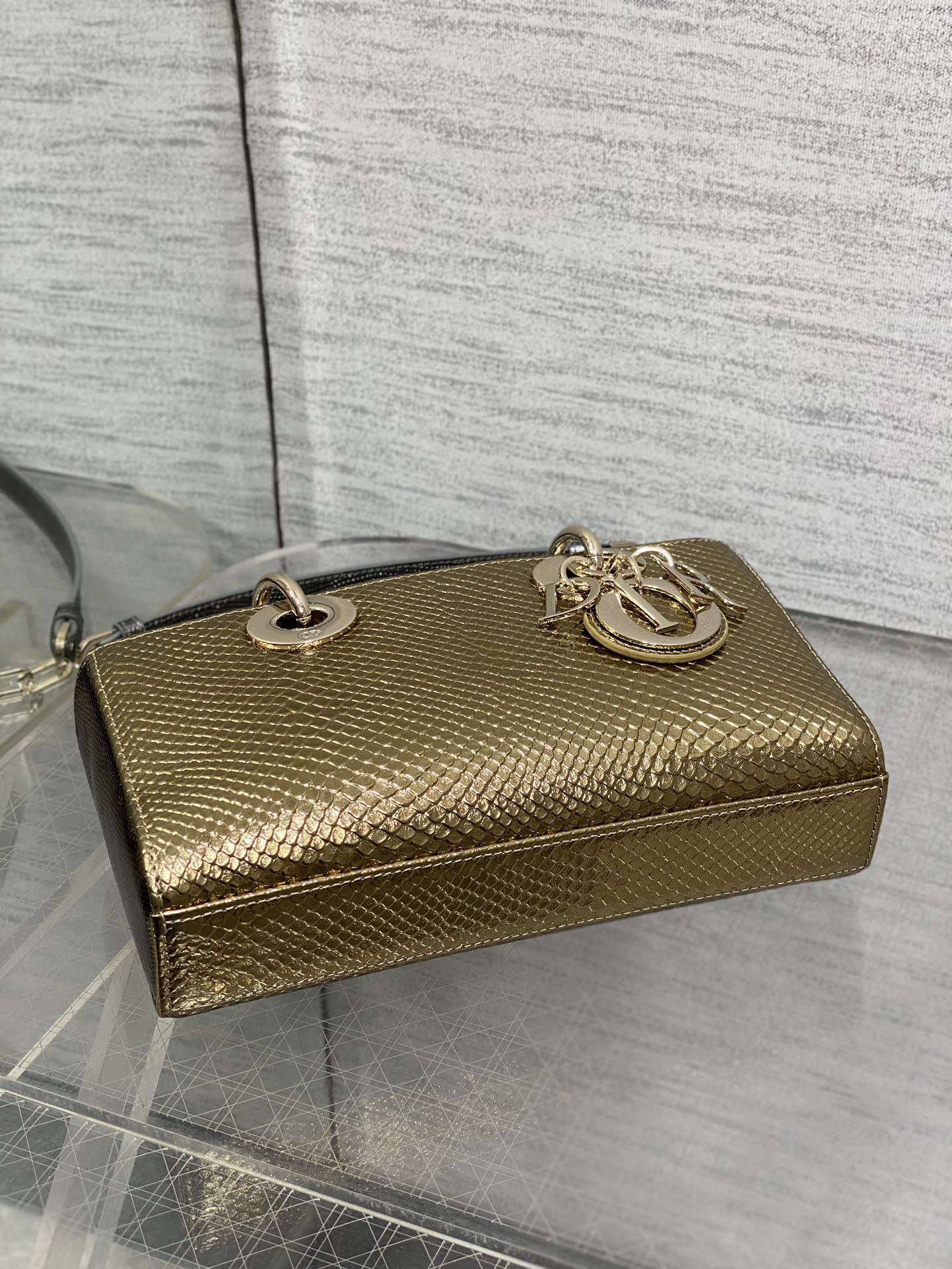 DIOR MEDIUM 22 LADY BAG IN GOLD METALLIC LAMBSKIN