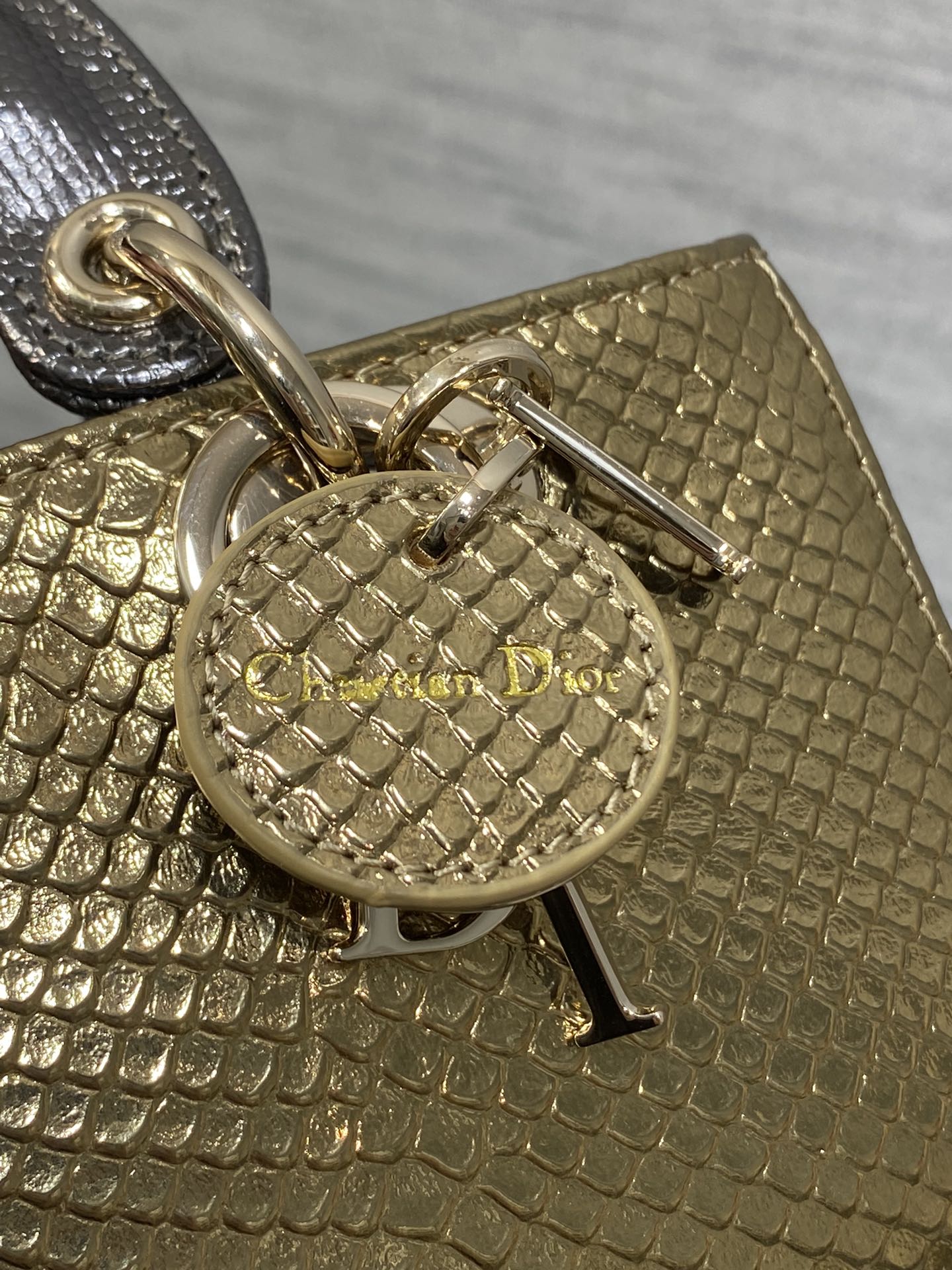 DIOR MEDIUM 16 LADY BAG IN GOLD METALLIC LAMBSKIN