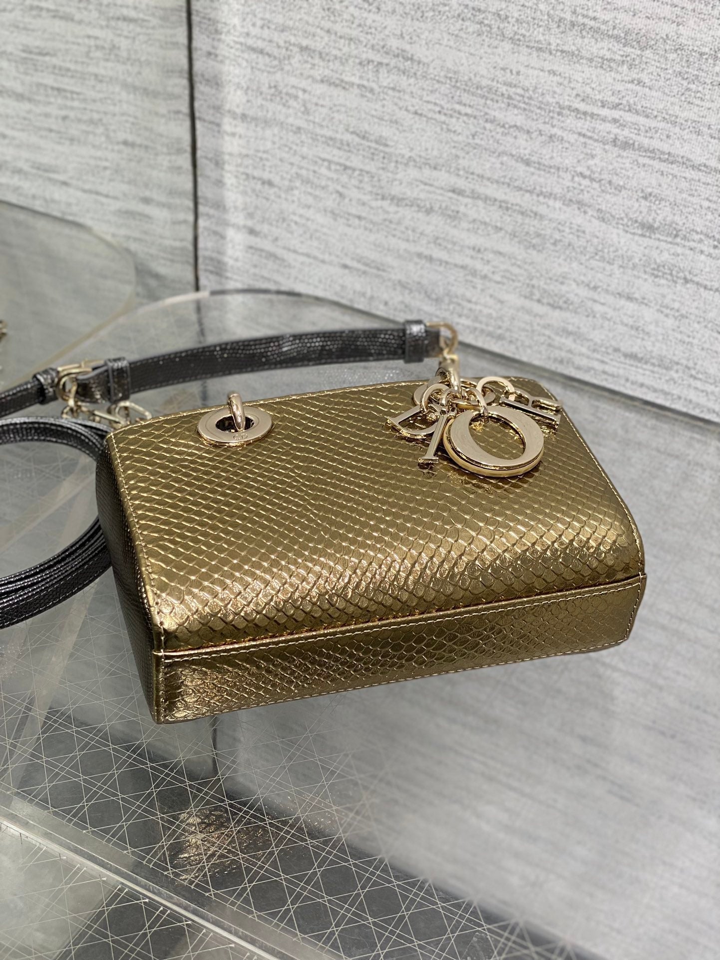 DIOR MEDIUM 16 LADY BAG IN GOLD METALLIC LAMBSKIN